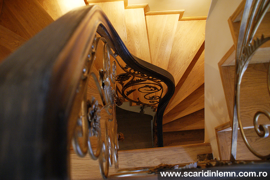 Mana curenta continua lemn curbat la scari interioare din lemn masiv, balustrada scara