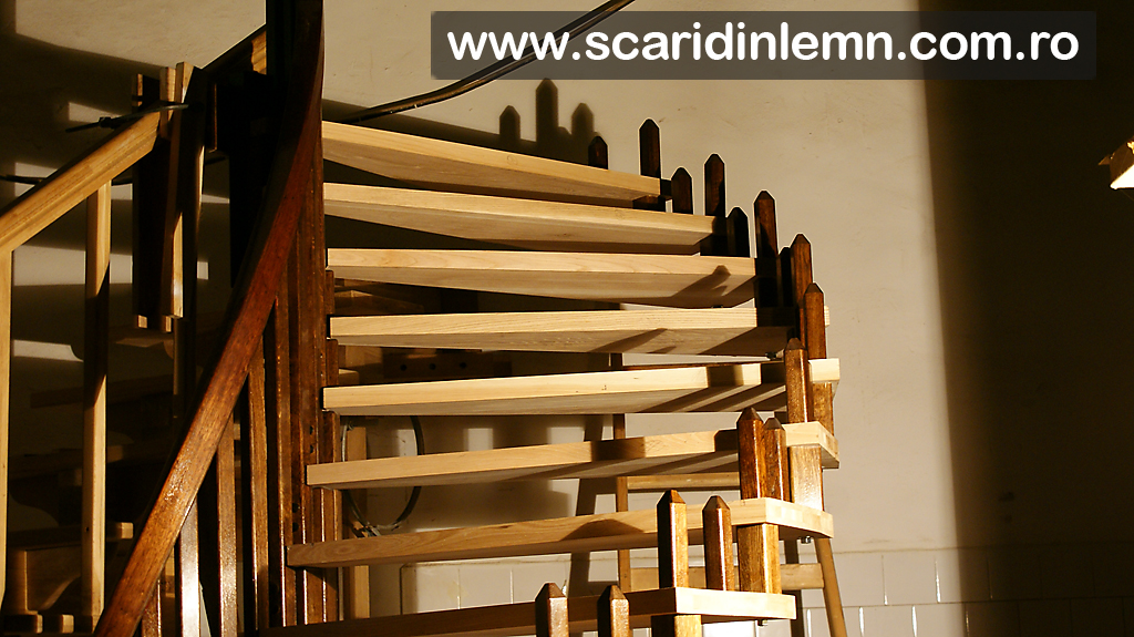 atelier tamplarie scari interioare din lemn cu trepte de lemn suspendate pe corzi pret oferta