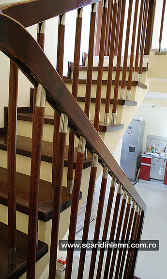 scari de lemn interioare trepte placate din lemn masiv balustrii inox mana curenta balustrada pret