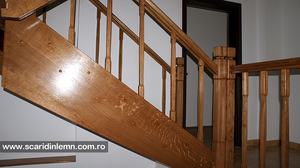 scari din lemn casa scarii balustrada lemn balustrii de lemn pe vanguri inchise design
